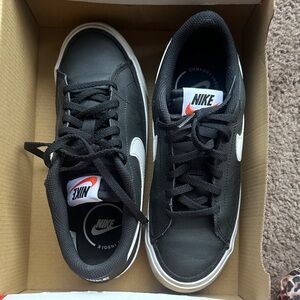 Youth Nike Court Legacy sneakers